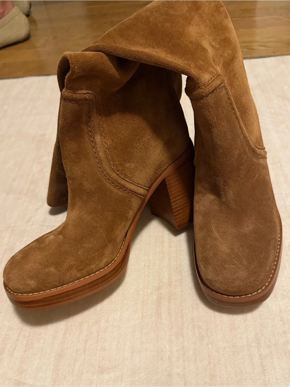 Micheal Kors suede boots